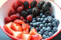 Вкусные пироги со свежими ягодами: особенности приготовления и рецепты