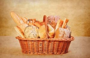 Домашний хлеб в духовке на сухих дрожжах: рецепт, секреты приготовления Простой вкусный рецепт белого хлеба в духовке