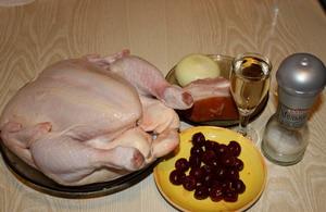 Курица с вяленой вишней и розмарином Как приготовить курицу с вишней