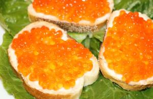 Sandvișuri cu caviar roșu - rețete