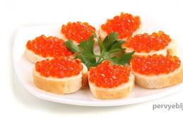 Sandvișuri cu caviar roșu sau negru - cum să decorați frumos și să serviți la masa festivă